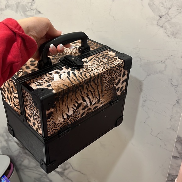 Makeup box - Picture 2 of 4